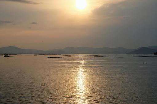瀬戸内海の朝焼け 瀬戸内海の朝焼け 瀬戸内海,朝日,海の写真素材