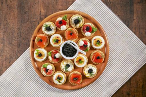 パーティー料理　カナッペ　キャビア添え カナッペ,キャビア,パーティー料理の写真素材