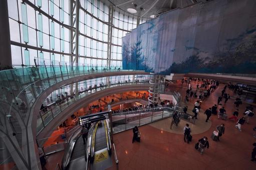 羽田空港第2ターミナル吹き抜け 羽田空港第2ターミナル吹き抜け 羽田空港,第2ターミナル,吹き抜けの写真素材