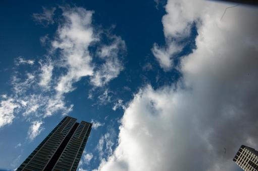 千里中央の秋の空 千里中央の秋の空 秋空,秋晴れ,千里中央の写真素材