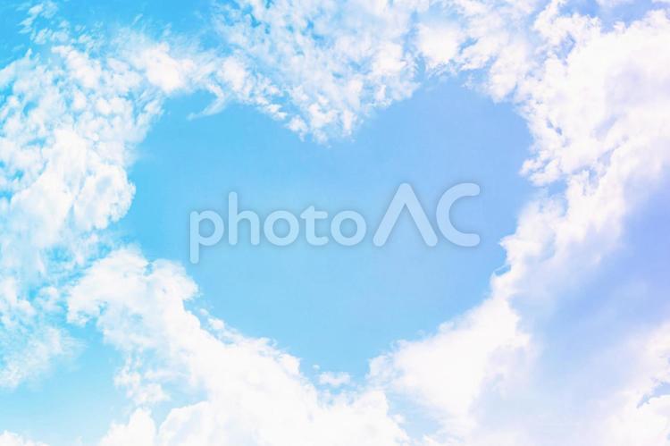 Blue sky in the shape of a heart, JPG Blue sky in the shape of a heart, heart, sky, blue sky, JPG
