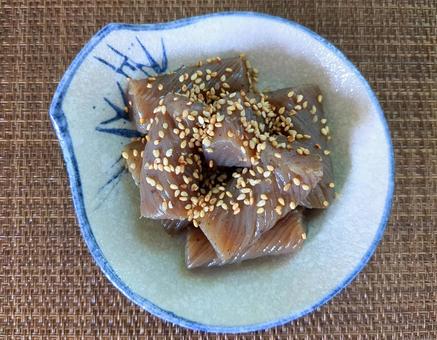 ねじりコンニャクの金平（ハイアングル） こんにゃく,蒟蒻,コンニャクの写真素材