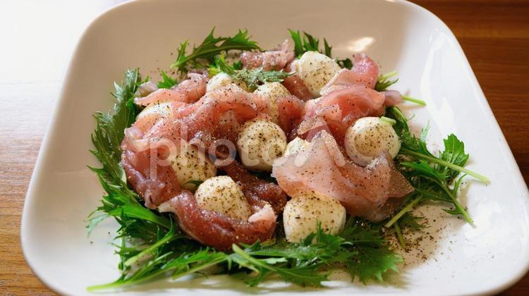 生ハムとチーズのサラダ サラダ,生ハム,モッツァレラの写真素材