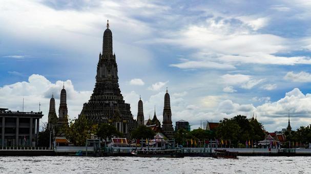 Temple of Dawn and Blue Sky — A Quiet Afternoon in Thailand, JPG Temple of Dawn and Blue Sky — A Quiet Afternoon in Thailand, JPG