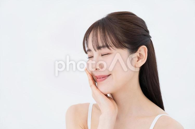 ミドル女性のスキンケアイメージ ミドル女性のスキンケアイメージ ビューティー,30代,日本人の写真素材