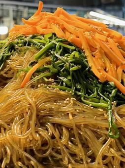 チャプチェ 韓国料理,チャプチェ,韓国市場の写真素材