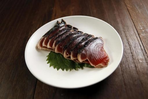 鰹のたたきの盛り付け 鰹のたたきの盛り付け 鰹,たたき,魚料理の写真素材