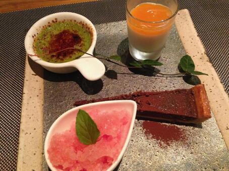 デザートセット レストラン,ホテルレストラン,フレンチの写真素材