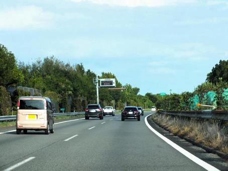 高速道路のドライブ風景 高速道路のドライブ風景 ドライブ,車,軽自動車の写真素材