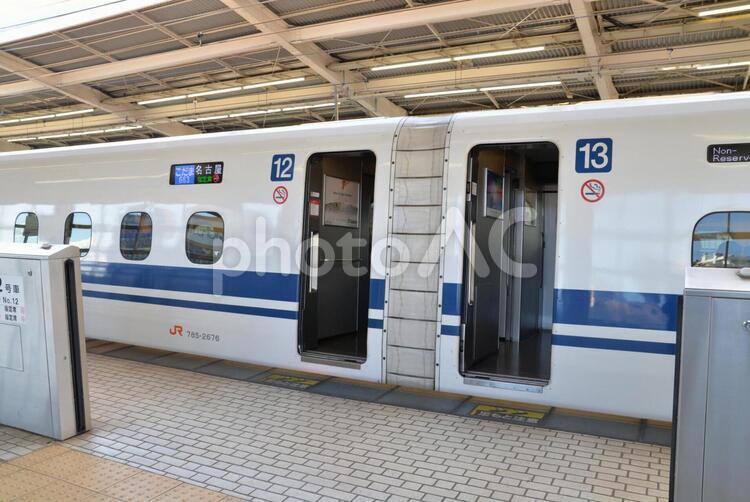 東海道新幹線　熱海駅　023 こだま,ひかり,スピードの写真素材