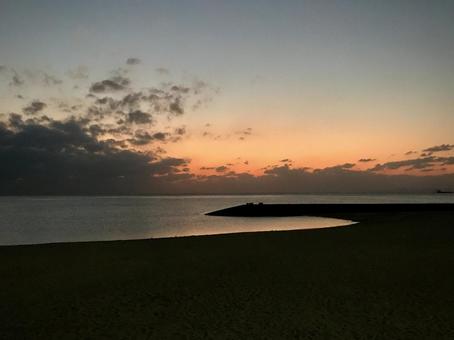 夕暮れどきの海 夕暮れどきの海 夕日,夕焼け,海の写真素材