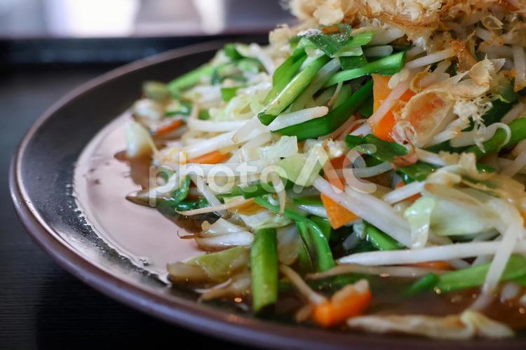 焼き肉店の豚肉入り野菜炒め 野菜炒め,豚肉,かつお節の写真素材