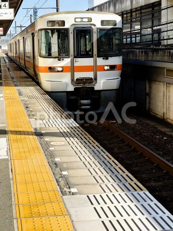 島田行きJR電車到着 電車,jr,jr東海の写真素材