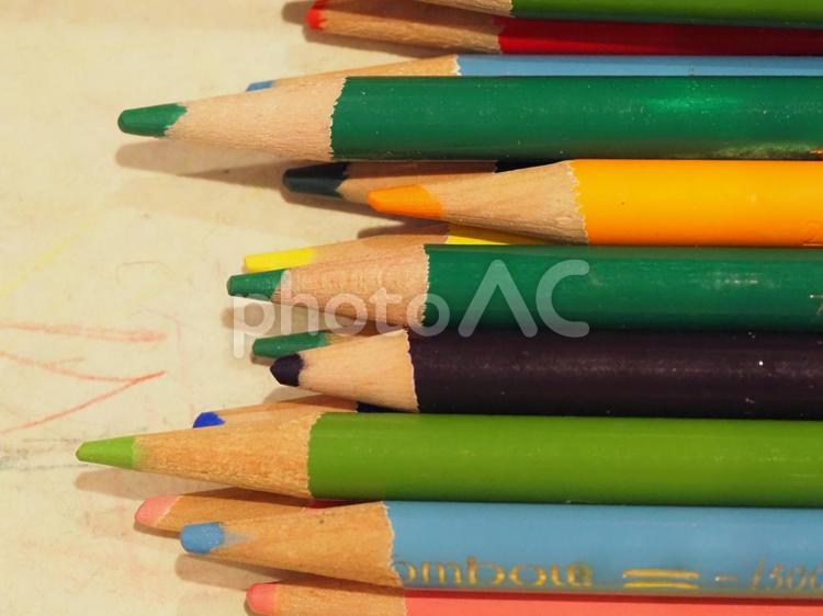 文房具　色鉛筆③ 色鉛筆,お絵描き,カラフルの写真素材