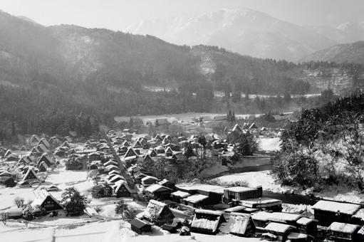 雪の白川郷 雪の白川郷 白黒,合掌造り,冬の写真素材