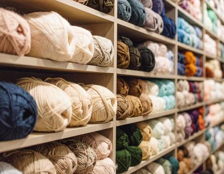 毛糸の陳列された棚 毛糸の陳列された棚の写真