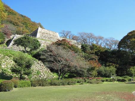 鳥取城 三階櫓跡と二の丸の石垣 鳥取城 三階櫓跡と二の丸の石垣 鳥取城,久松山城,兵糧攻めの写真素材