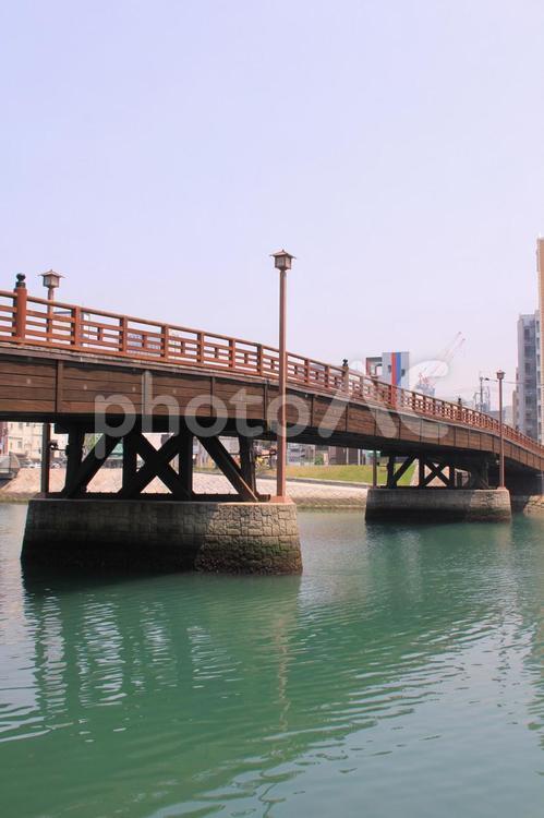 北九州市小倉北区の常盤橋と紫川 常盤橋,紫川,木造の写真素材