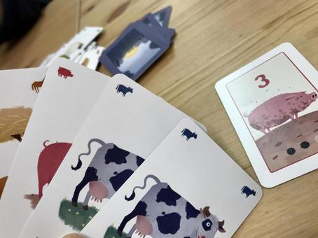 牧場カードの手札 カードゲーム,ボードゲーム,牧場の写真素材