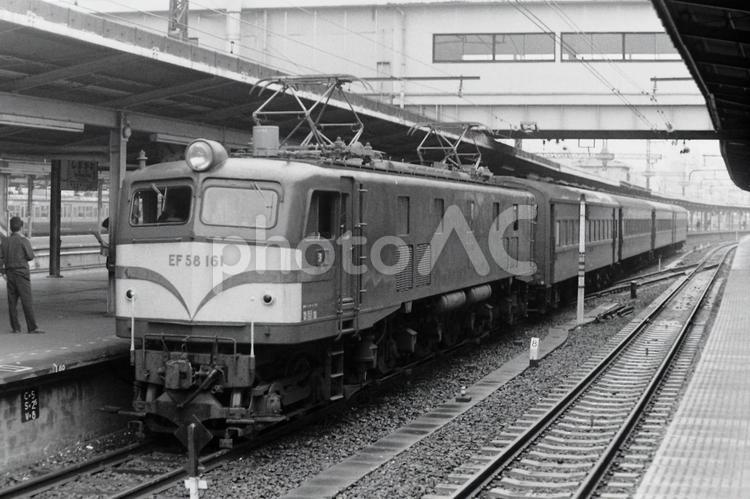 EF58形電気機関車（EF58 161） 乗り物,鉄道写真,国鉄車両の写真素材