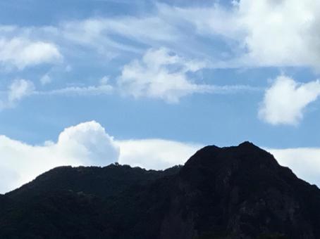 空と山 空と山の写真