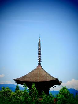 長野県-前山寺-三重塔-近景 長野県-前山寺-三重塔-近景の写真