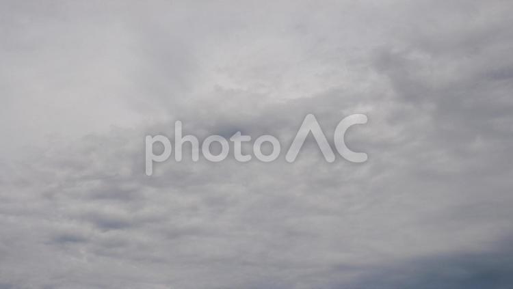 どんよりとした雲 曇り空,どんより,雲の写真素材