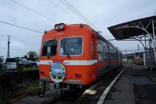 岳南江尾駅に停車中の車両 岳南江尾駅,車両,電車の写真素材