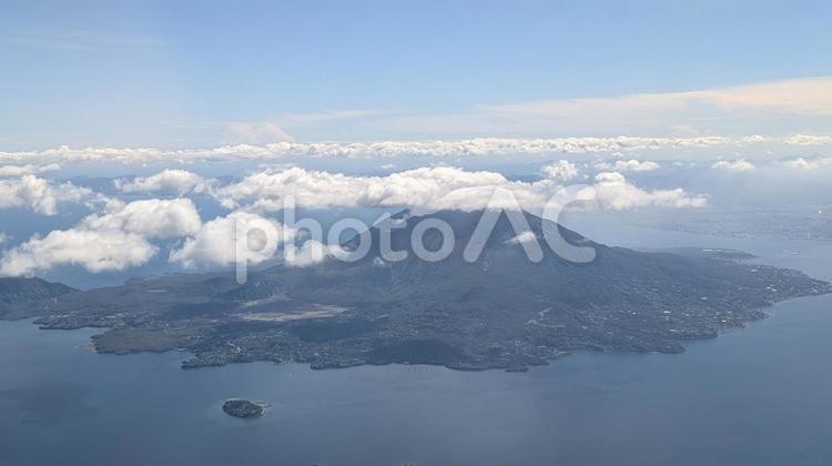 飛行機から見た桜島 桜島,火山,噴火口の写真素材