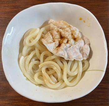 讃岐うどんとしゃぶしゃぶ鍋の取り皿 讃岐うどんとしゃぶしゃぶ鍋の取り皿 取り皿,讃岐うどん,しゃぶしゃぶ鍋の写真素材