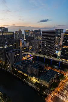 都市夜景 ステーションワン,淀屋橋,大阪の写真素材