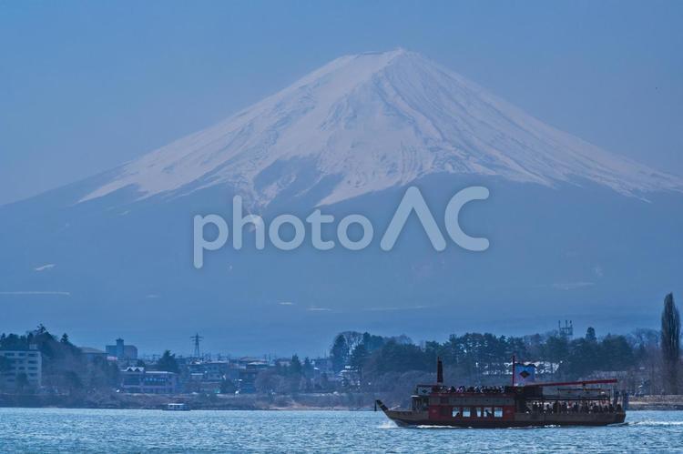 河口湖と富士山と船 富士山,河口湖,世界遺産の写真素材
