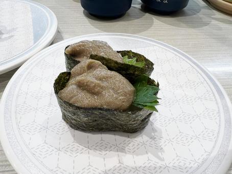 美味しそうな蟹味噌の軍艦巻き寿司 美味しそうな蟹味噌の軍艦巻き寿司 蟹味噌,かにみそ,握りの写真素材