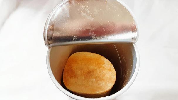 筒に入ったマッシュポテトチップス・1 ポテトチップ,お菓子,スナック菓子の写真素材