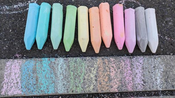 カラフルなチョーク カラフルなチョークの写真