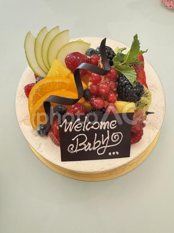 出産祝いケーキ ケーキ,バースデー,フルーツの写真素材