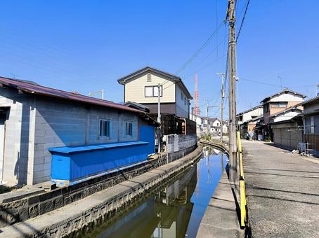 路地裏の用水路、兵庫県加古川市 路地裏の用水路、兵庫県加古川市 路地,裏,用水路の写真素材