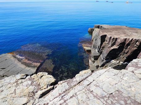 須佐ホルンフェルス　須佐湾の断崖絶壁 山口県,山口,萩市の写真素材