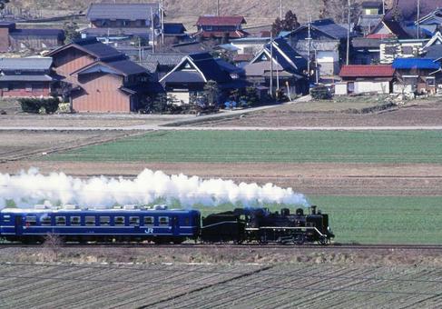 白煙を上げて走る北びわこ号 北びわこ号,sl,蒸気機関車の写真素材