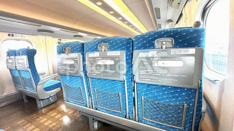 東海道新幹線N700Aの普通車座席3 東海道新幹線,東海道新幹線の座席,東海道新幹線の普通車の写真素材