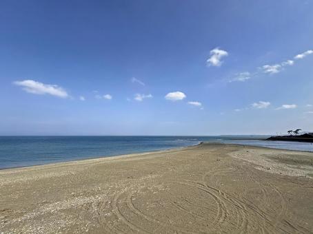 新興津川橋から望む駿河湾 新興津川橋から望む駿河湾の写真