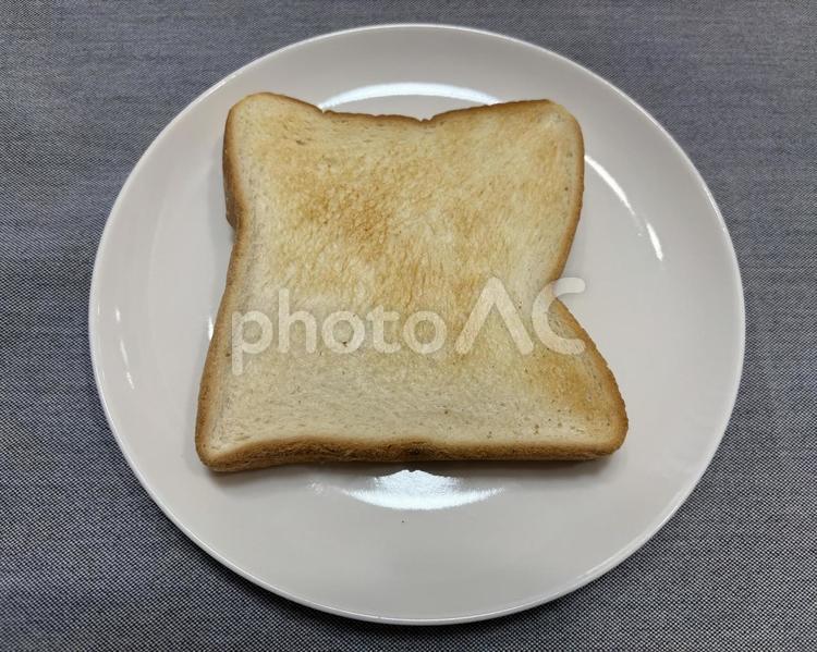 トースト1枚(横) 食パン,パン,トーストの写真素材
