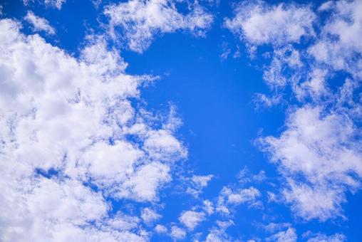 青空と雲 青空と雲,晴れた空,晴天の写真素材