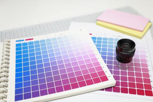 色見本帳とルーペ 色見本帳,色見本,カラーチャートの写真素材