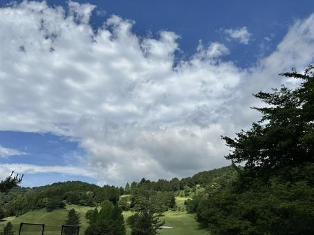 初夏のゴルフ場 初夏のゴルフ場 ゴルフ,コース,青空の写真素材