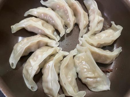 餃子 餃子の写真