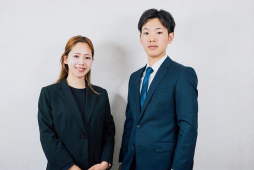 スーツを着たビジネス男女　会社員 ビジネス男女,スーツ男女,働く男女の写真素材