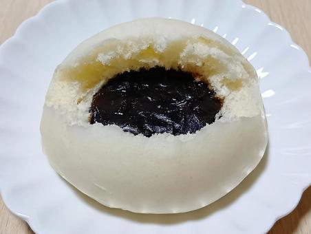 あんまん あんまん,ごまこしあん,食べ物の写真素材