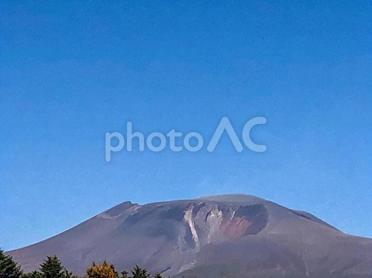 晴天の軽井沢で撮った浅間山 山,自然,風景の写真素材