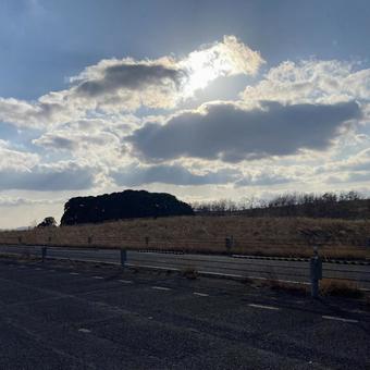雲の浮かぶ昼下がりの空 風景,空,雲の写真素材